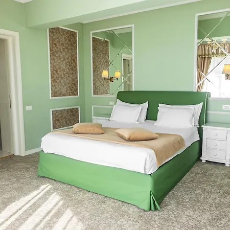 Boutique Lafayette Otel 4*