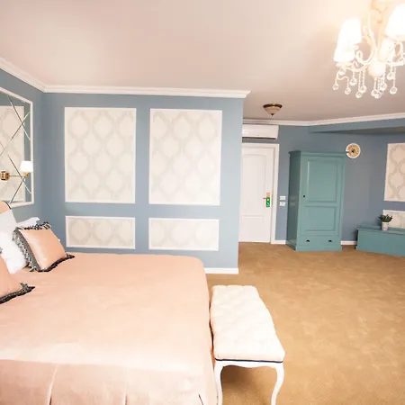 Boutique Lafayette Готель 4*