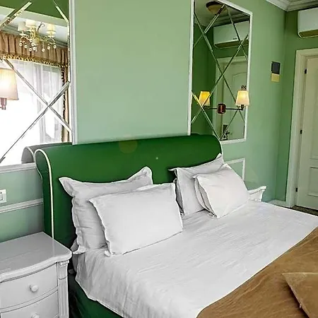 Boutique Lafayette Hotel 4*